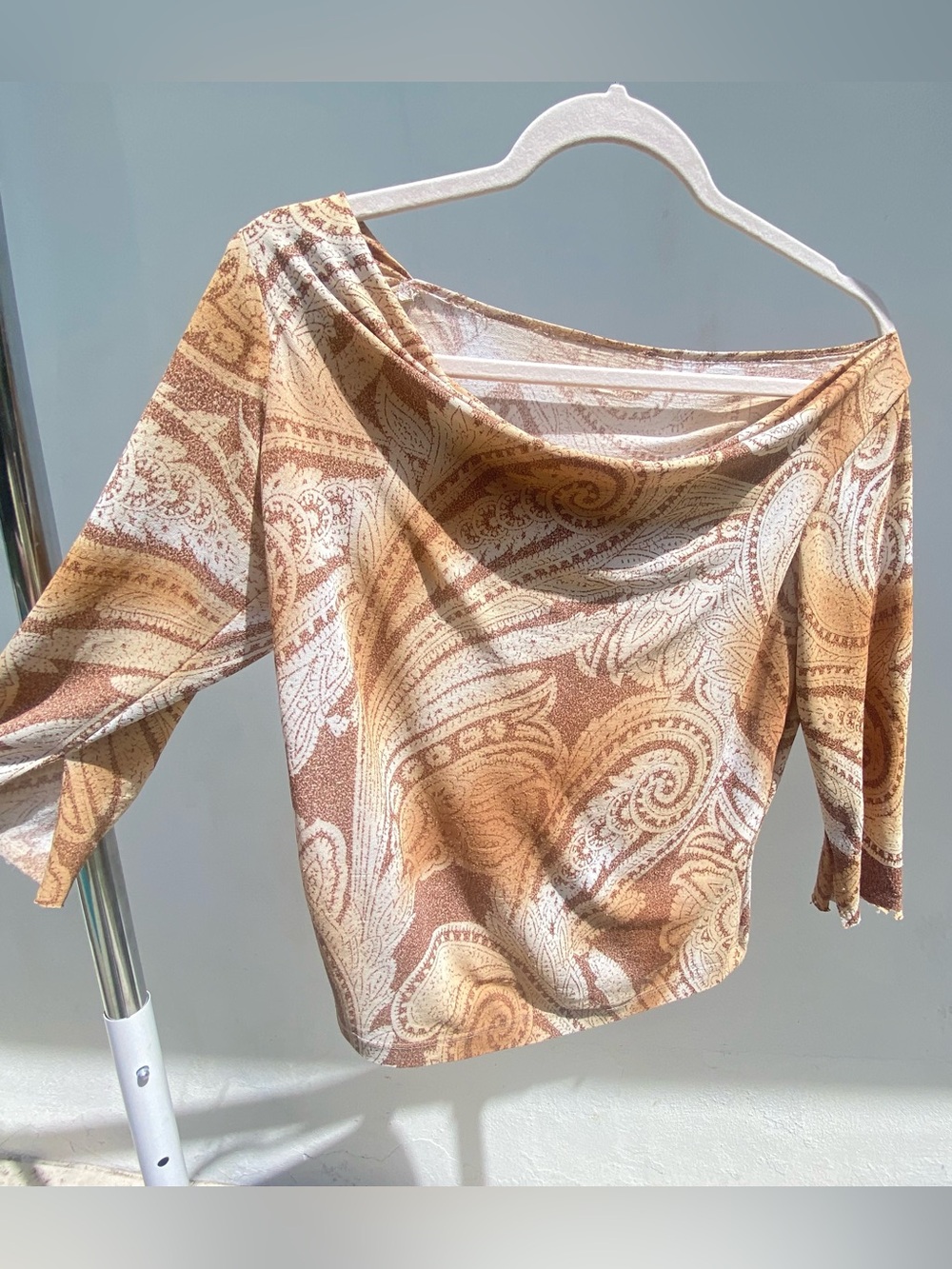 Y2K Tan & Cream Paisley Draped Boat Neck Top Size Medium - Picture 3 of 4